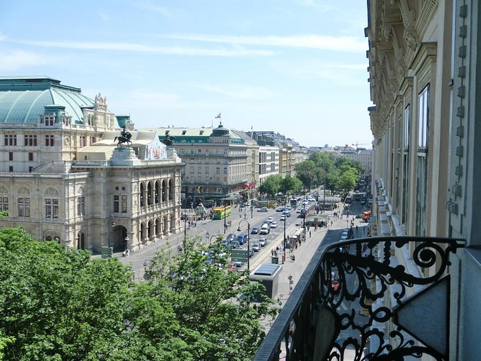 Kopf hoch! – Der Opernring: Architektur am ältesten Abschnitt der Ringstraße