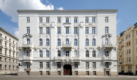 Kopf hoch! – Monumentalbauten am Wienfluss: Finanzlandesdirektion (1841), Marinesektionsgebäude (1906) u. a.
