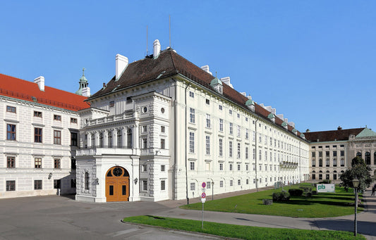 Kopf hoch! – Die Hofburg: Die architektonische Entwicklung von Mittelalter bis Kaiserforum im Überblick
