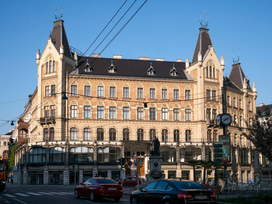 Kopf hoch! – Der Margaretenplatz: Margaretenhof, ehem. Schloss und Schloßgasse