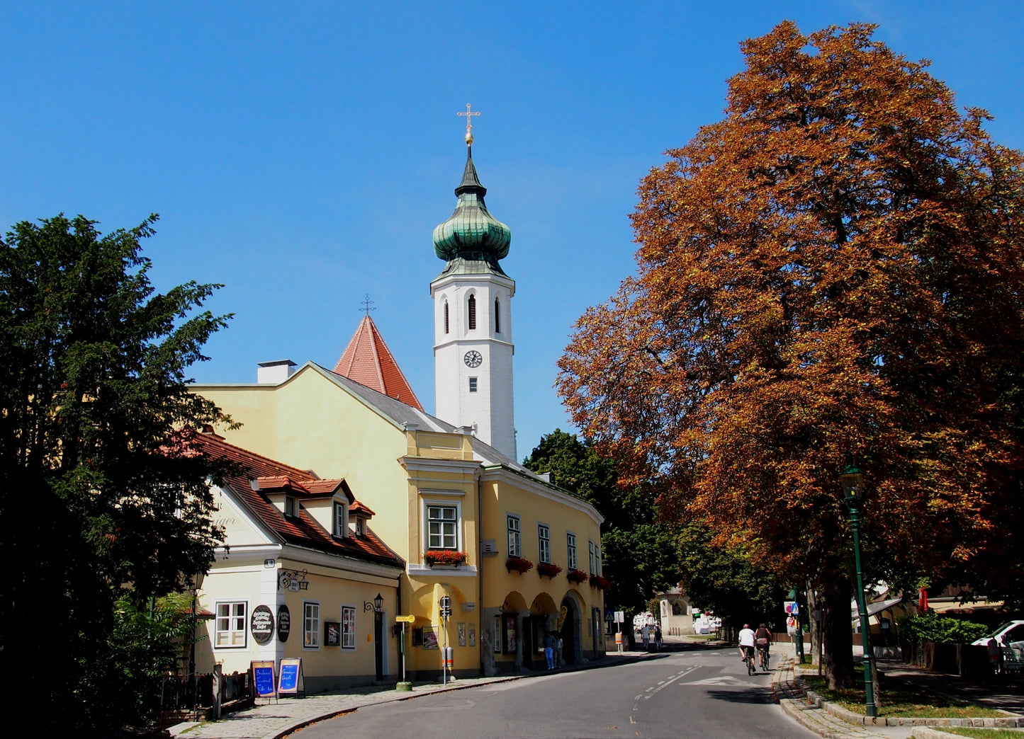 Kopf hoch! – Grinzing: das idyllische Weinhauerdorf