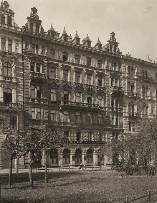 Kopf hoch! – Der Rudolfsplatz: frühe Noblesse in der Ringstraßenzone um 1860