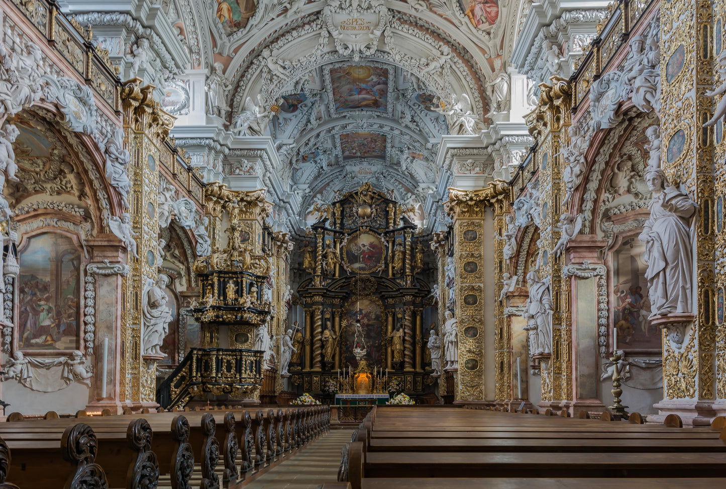 Architekturgeschichte Österreichs XIII: Triumphale Architektur des Frühbarock ab 1650: Klosterkirchen in Stuckbarock